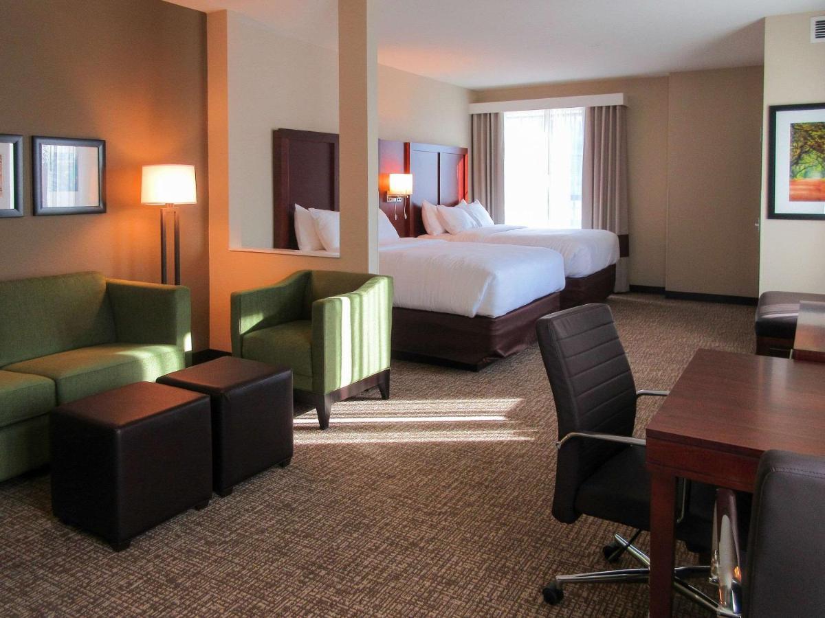 Comfort Suites Summerville Bagian luar foto